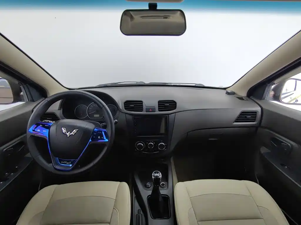 Wuling Hongguang — миниатюра 5