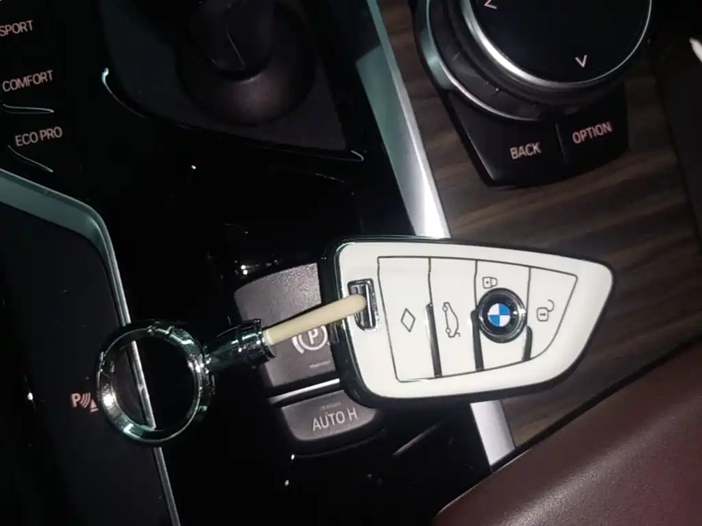 BMW 5 Series — миниатюра 9