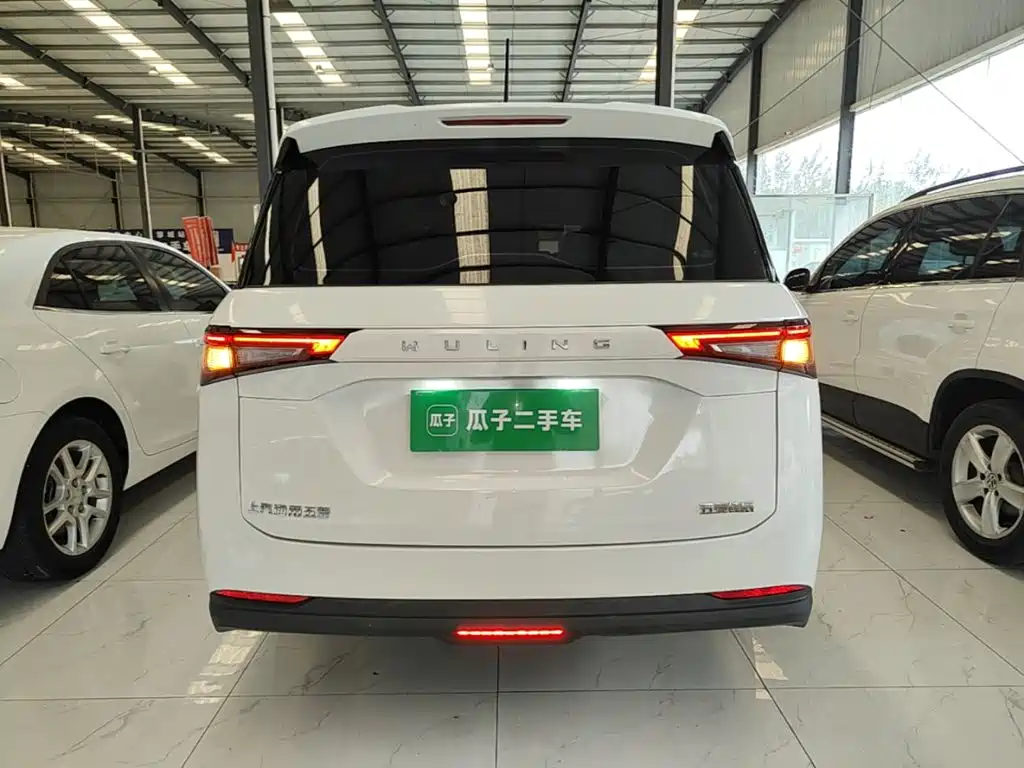 Wuling Jiachen — миниатюра 6