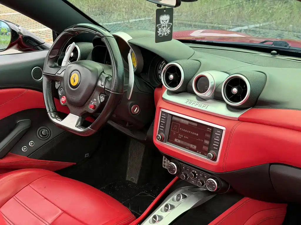 Ferrari California T — миниатюра 6