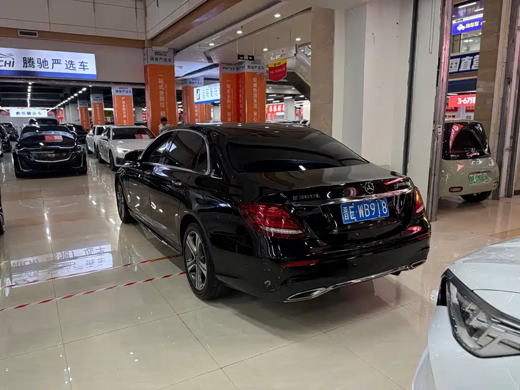 Mercedes-Benz E-Class — миниатюра 6