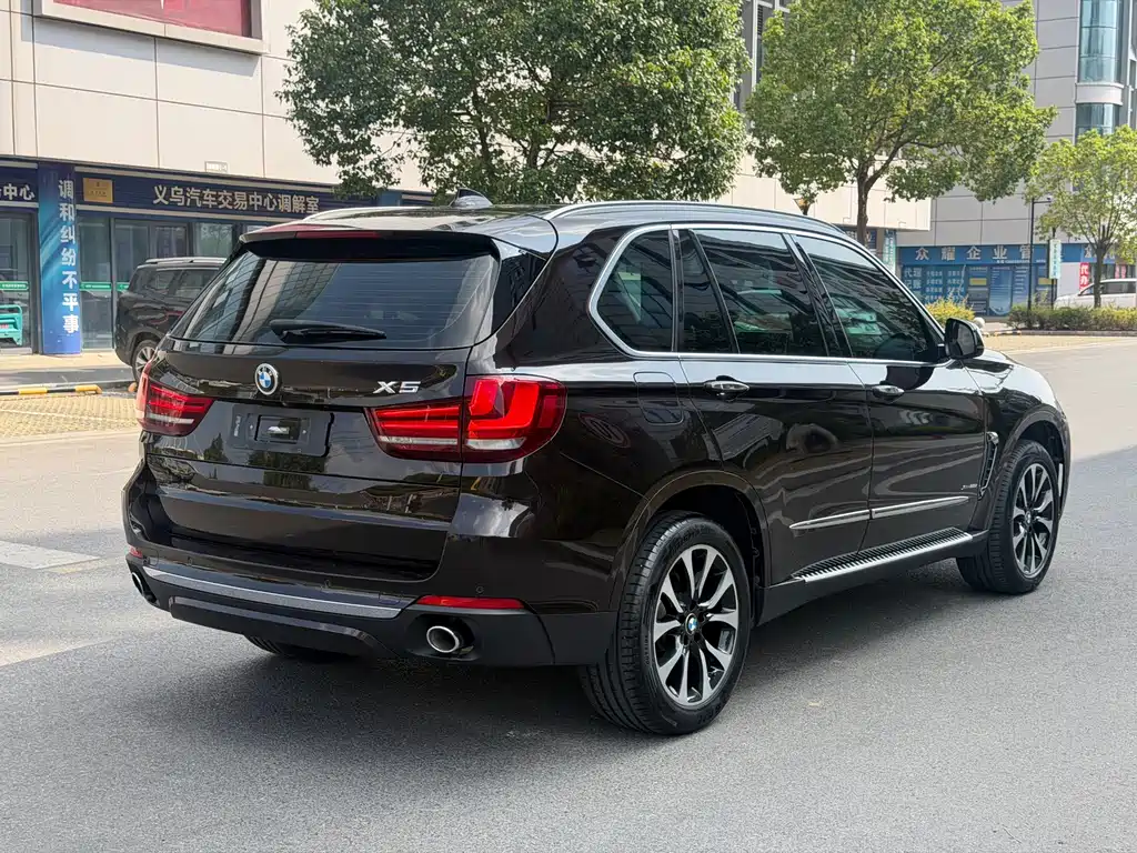 BMW X5 (Import) — миниатюра 7