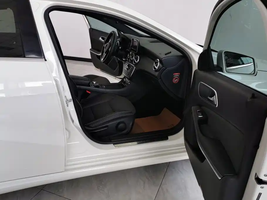 Mercedes-Benz A-Class (Import) — миниатюра 8