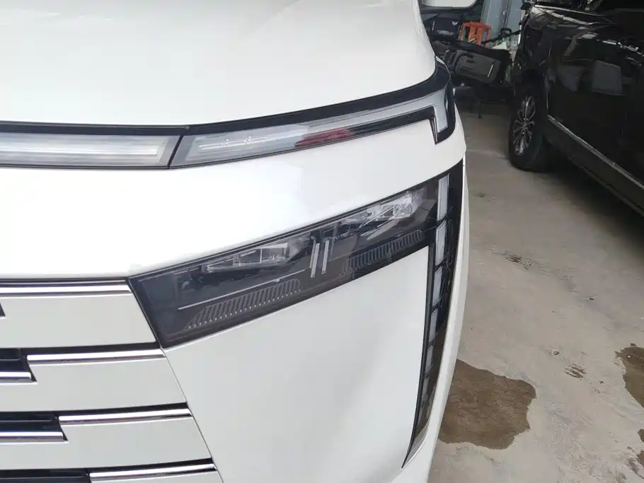 GAC Motor 传祺E8 PHEV — миниатюра 5