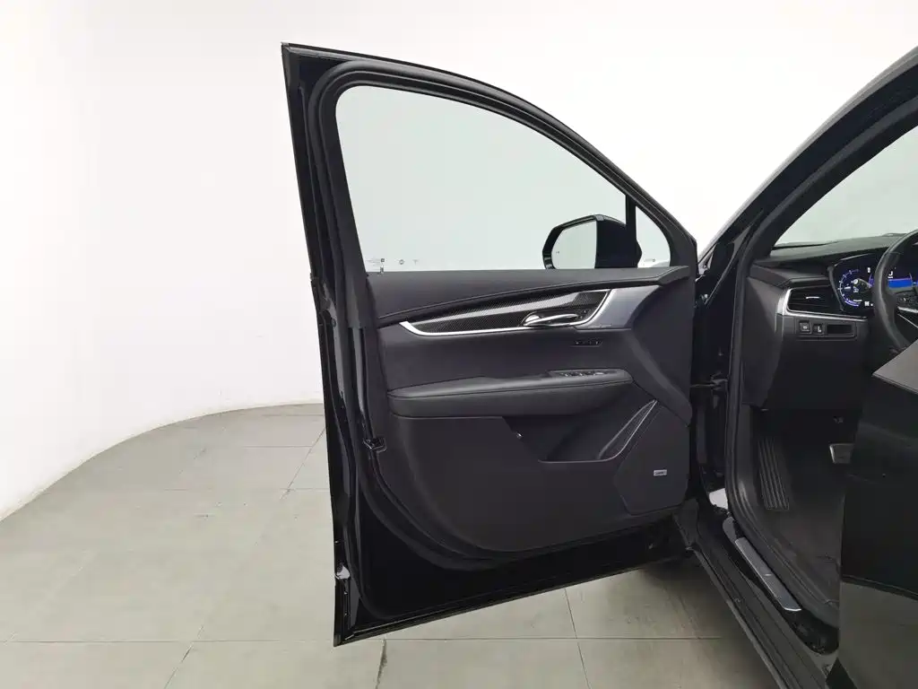 Cadillac XT6 — миниатюра 8