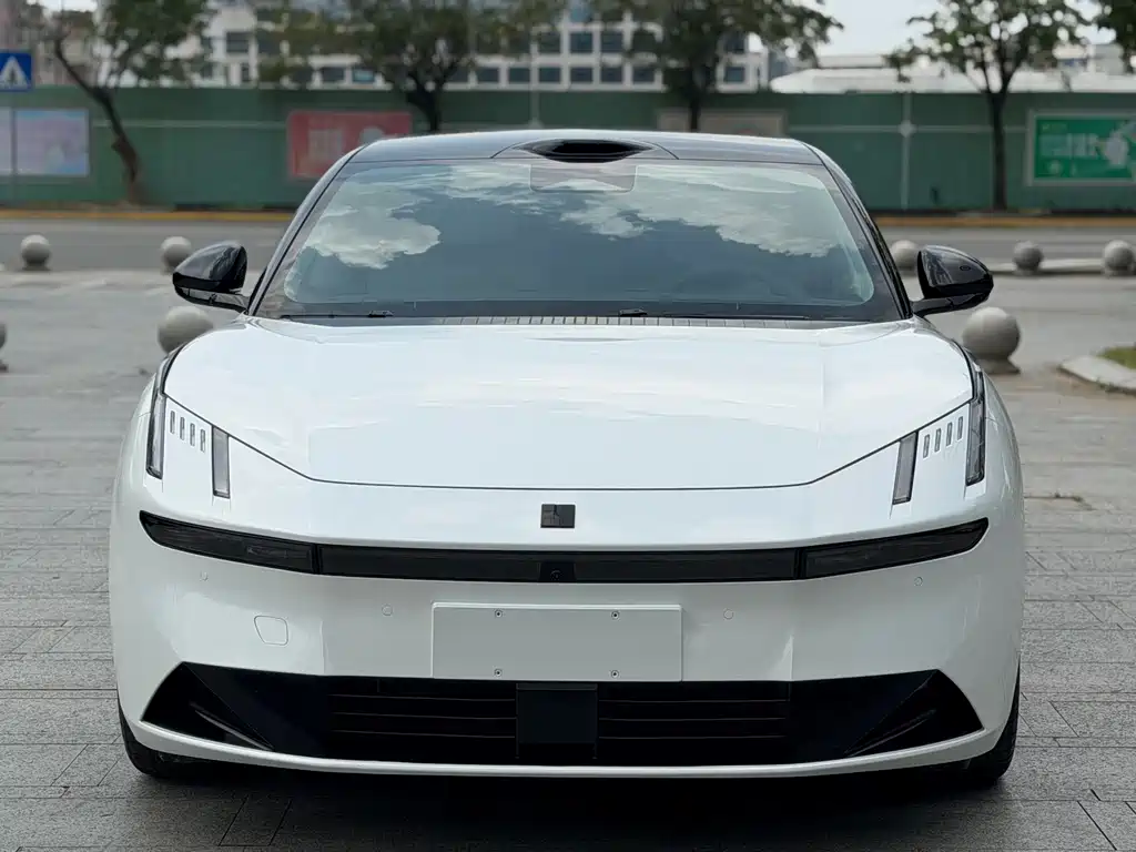 Lynk & Co 10 — миниатюра 2