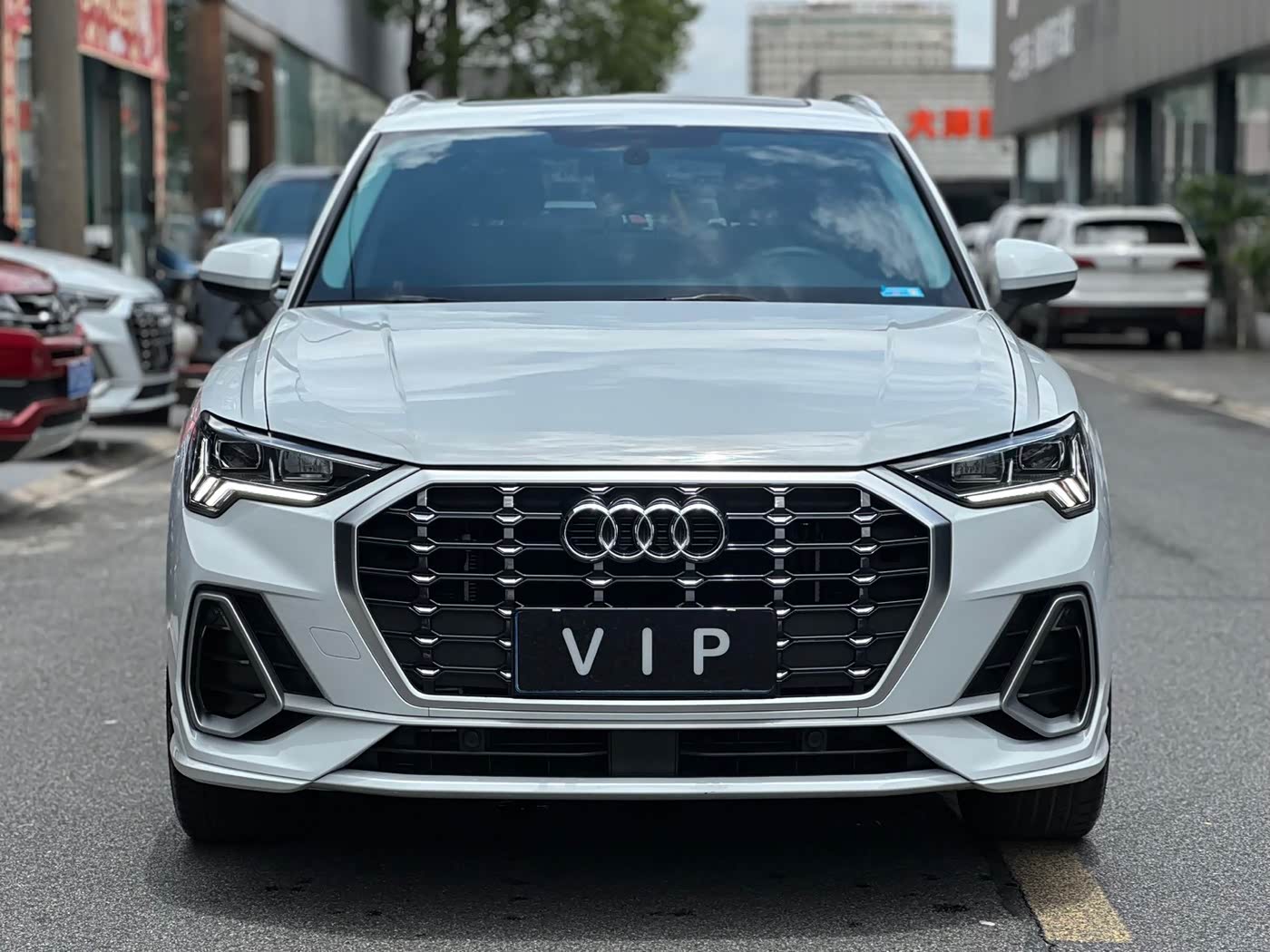 Audi Q3 1.4 л 2022 г. Белый, пробег 39000 км