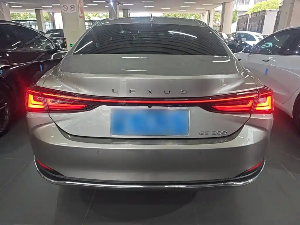 Lexus ES — миниатюра 4