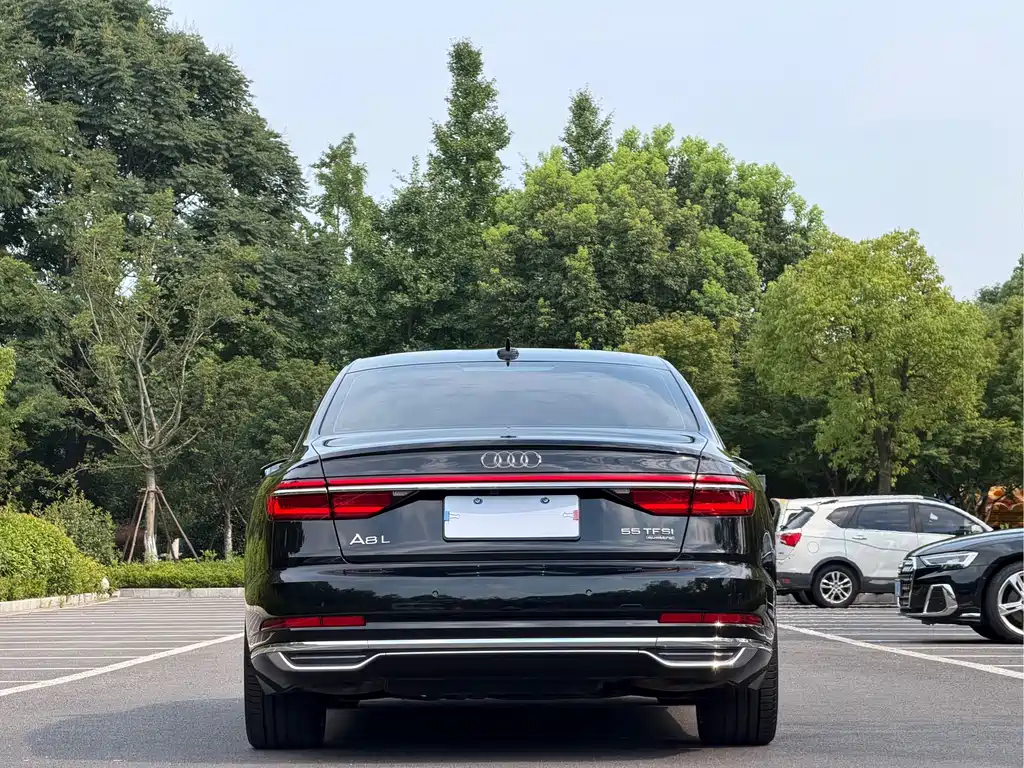 Audi A8 — миниатюра 5
