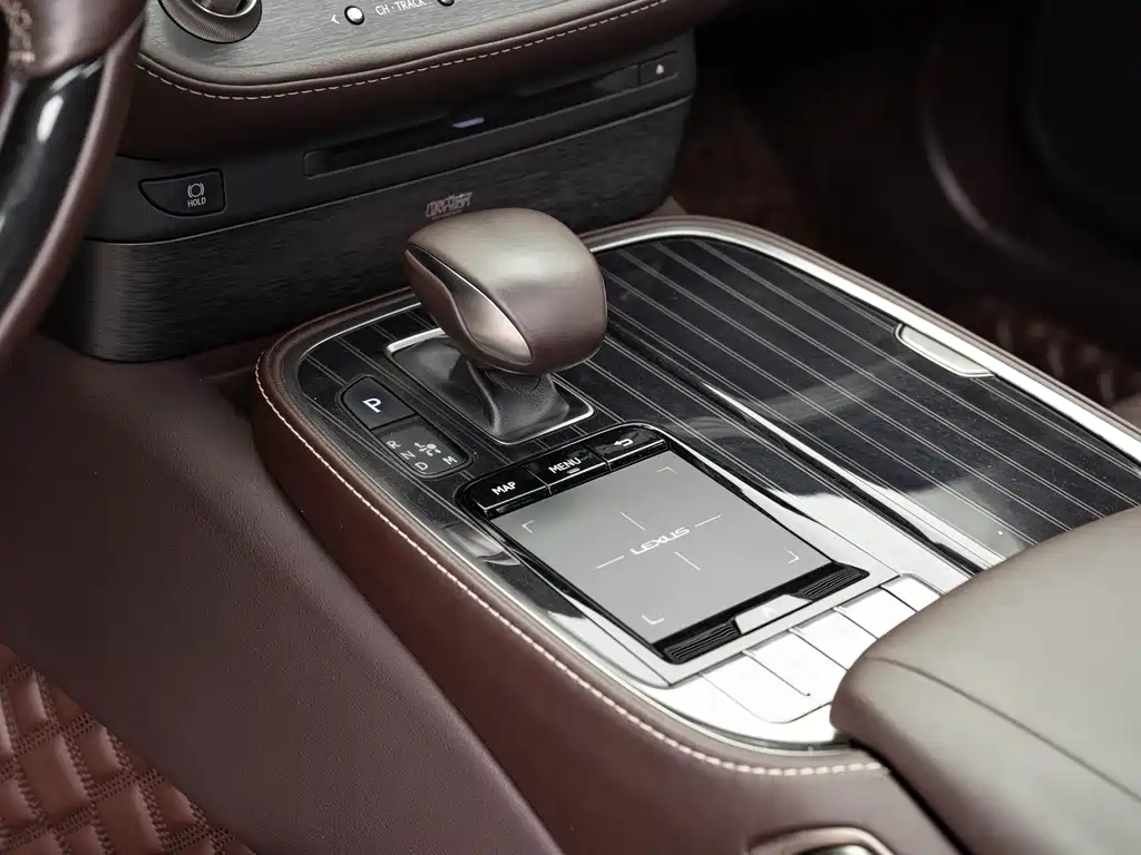 Lexus LS — миниатюра 15
