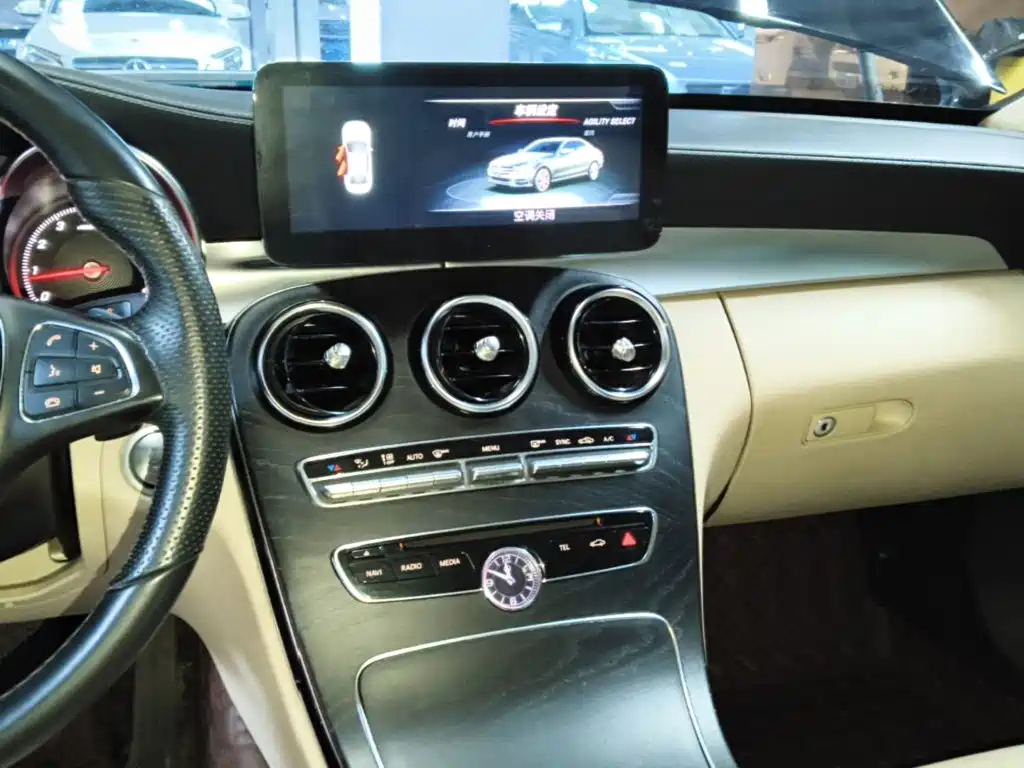 Mercedes-Benz C-Class — миниатюра 13