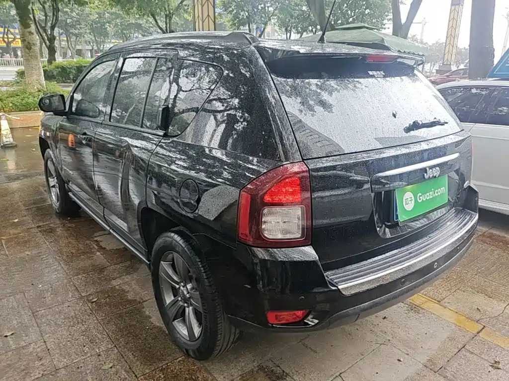 Jeep Compass (Import) — миниатюра 5
