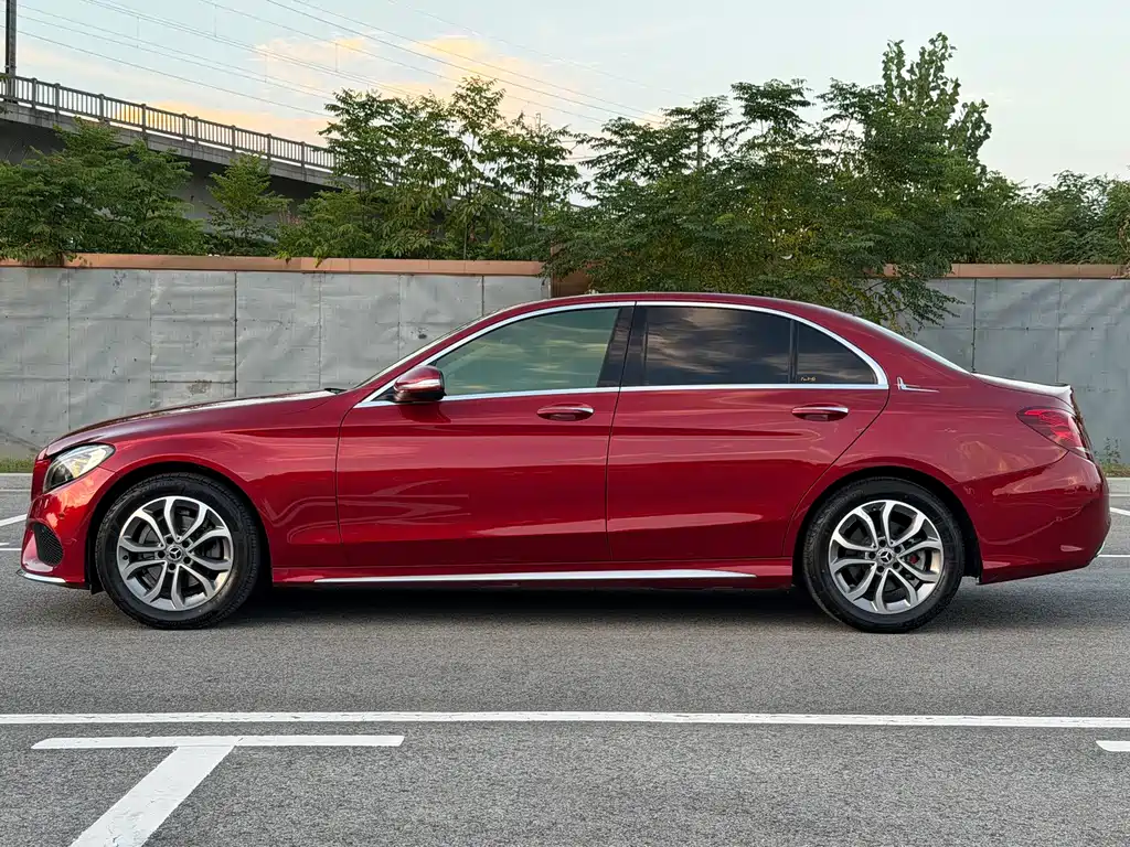 Mercedes-Benz C-Class — миниатюра 4