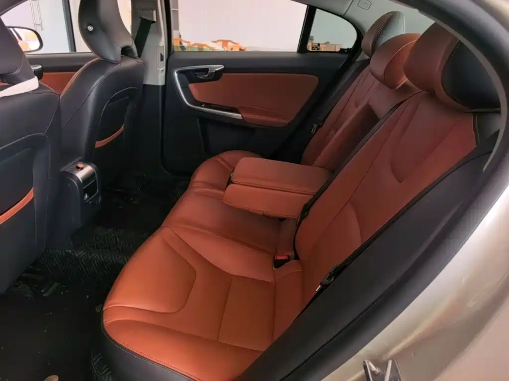 Volvo S60 — миниатюра 17