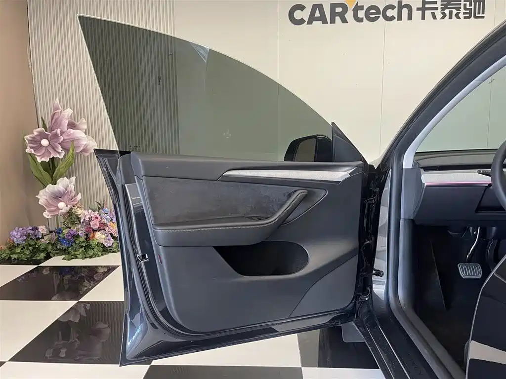 Tesla Model Y — фотографии объявления, Фото 15