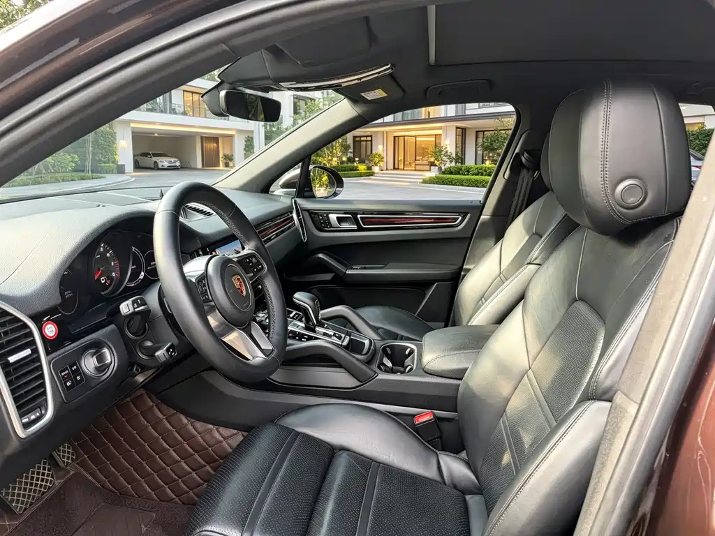 Porsche Cayenne — миниатюра 5
