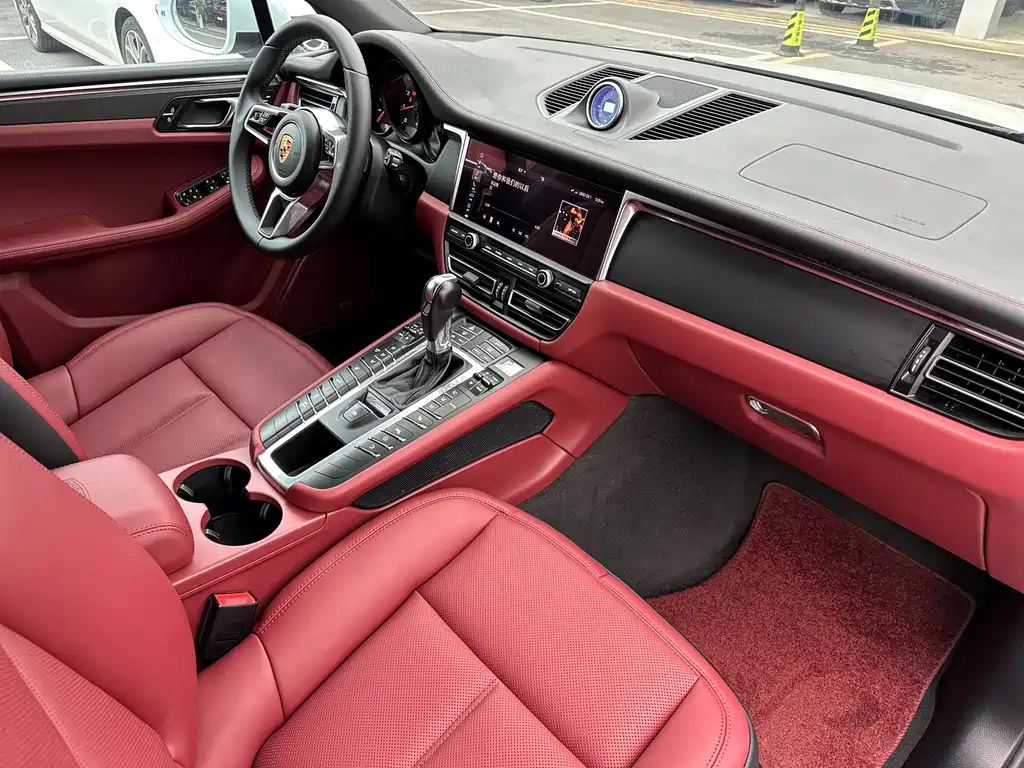 Porsche Macan — миниатюра 8
