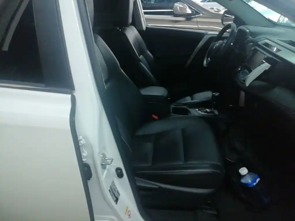 Toyota RAV4 — миниатюра 25