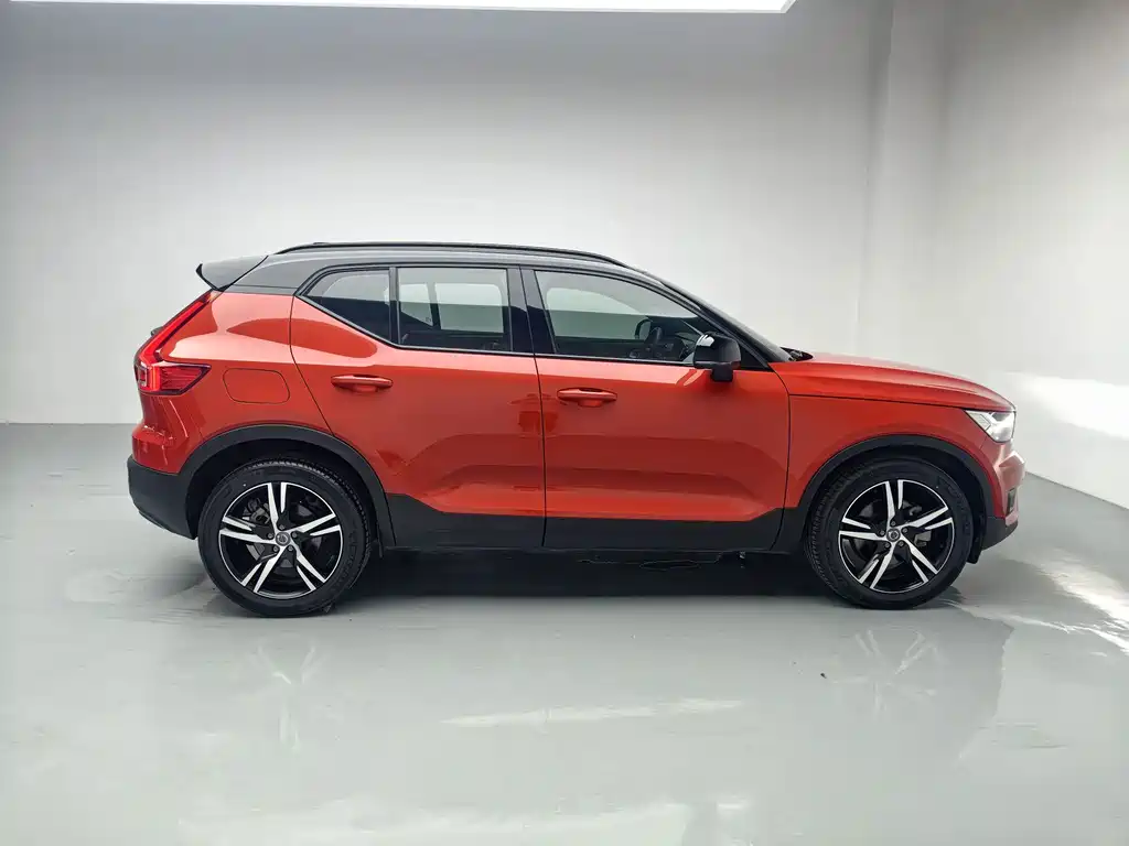 Volvo XC40 — миниатюра 8