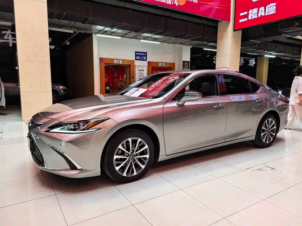Купить Lexus ES