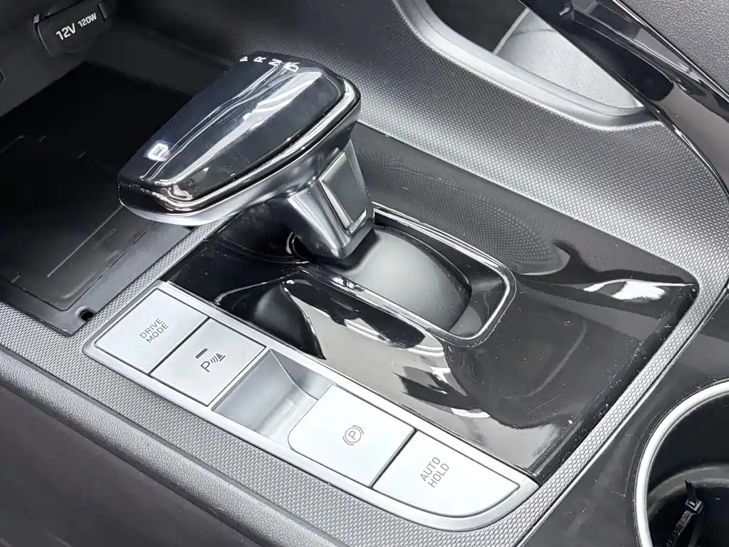 Hyundai Elantra — миниатюра 14