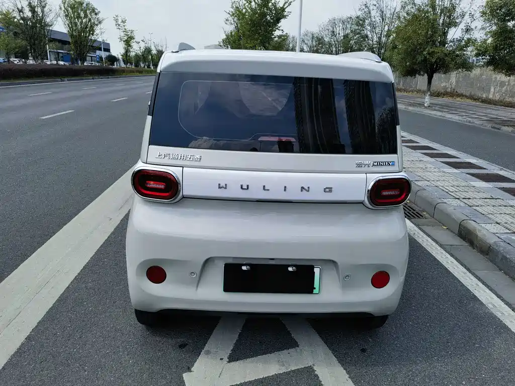 Wuling MINIEV — миниатюра 4