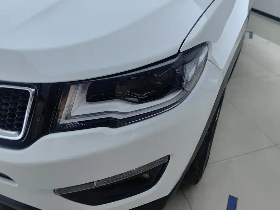 Jeep Compass — миниатюра 5