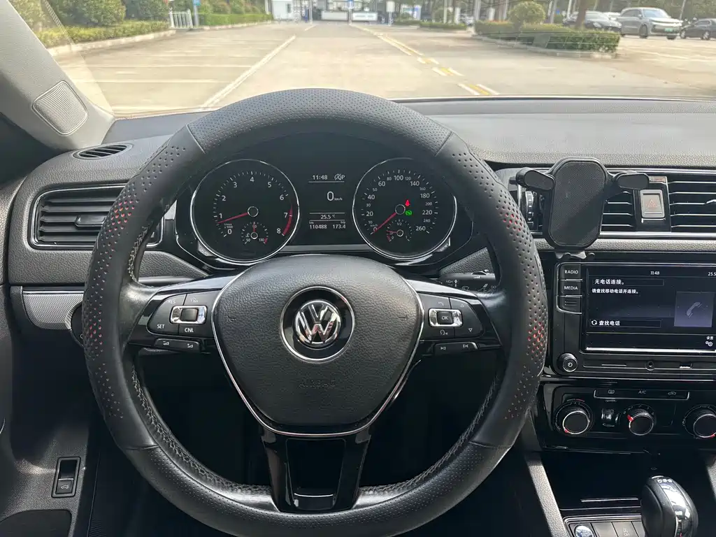 Volkswagen Sagitar — миниатюра 7