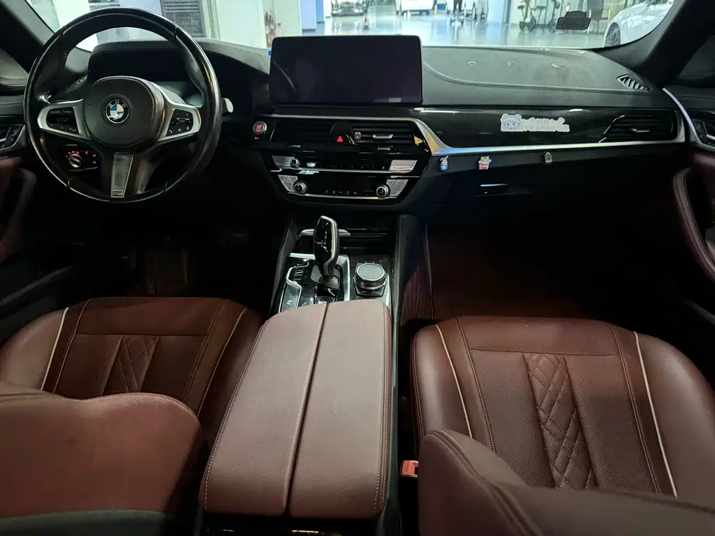 BMW 5 Series — миниатюра 3
