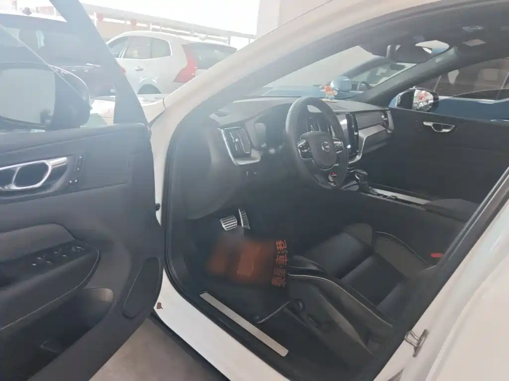 Volvo XC60 — миниатюра 16