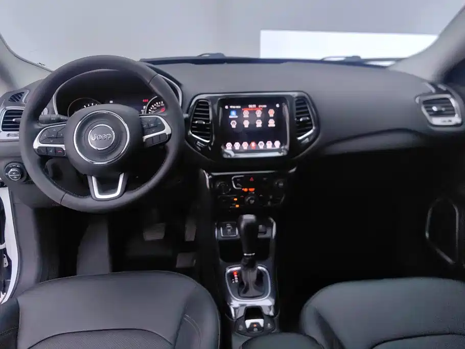 Jeep Compass — миниатюра 12