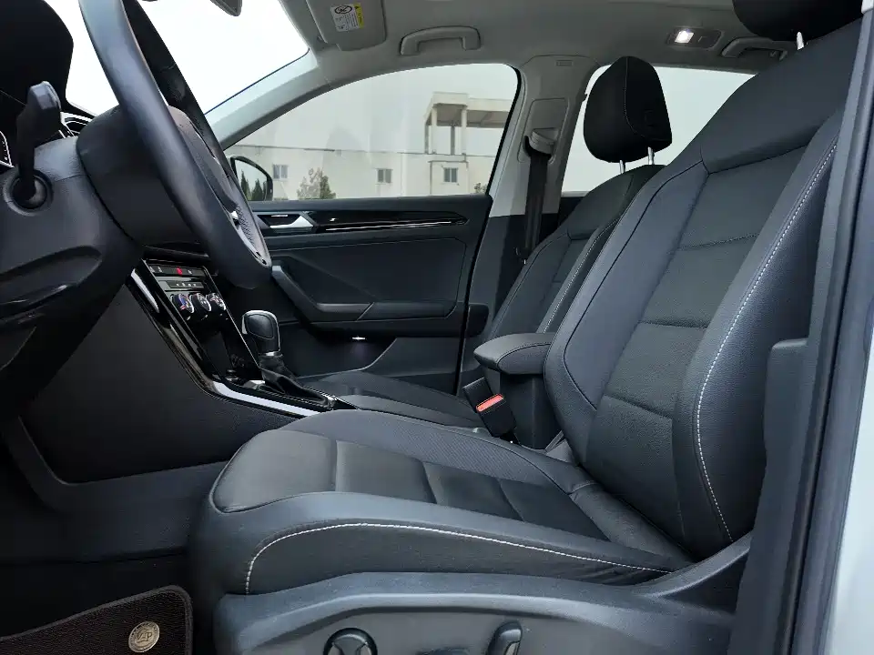 VOLKSWAGEN T ROC EXPLORING SONGS