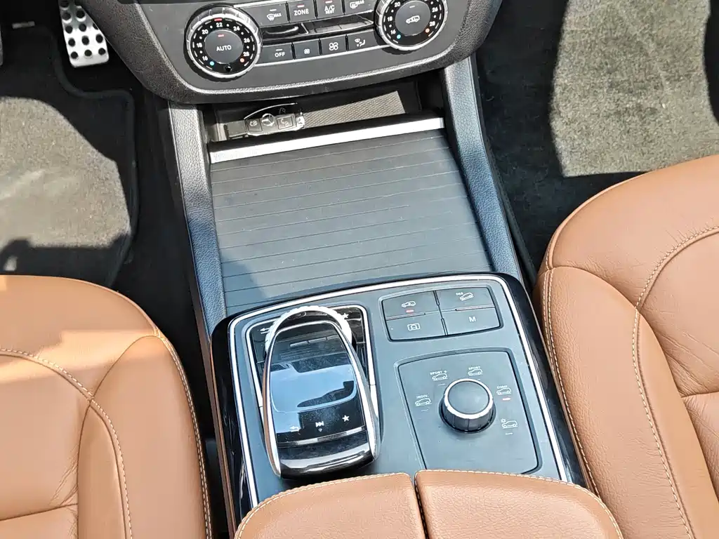 Mercedes-Benz GLE (Import) — миниатюра 14