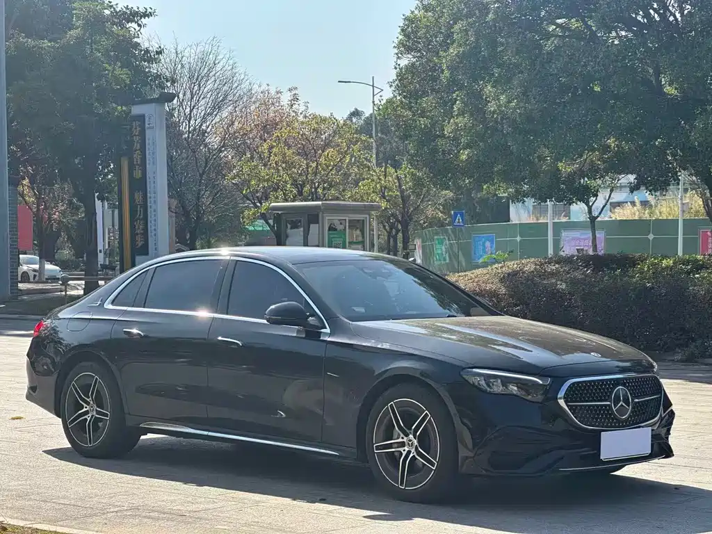 MERCEDES-BENZ E CLASS