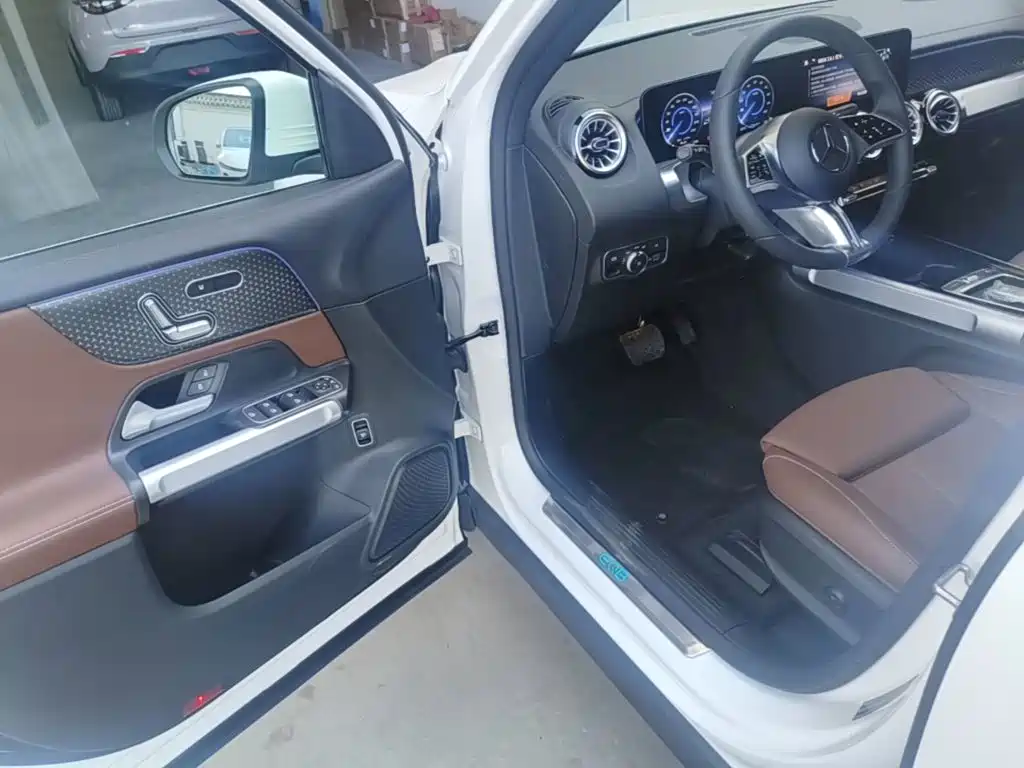 Mercedes-Benz EQB — миниатюра 16