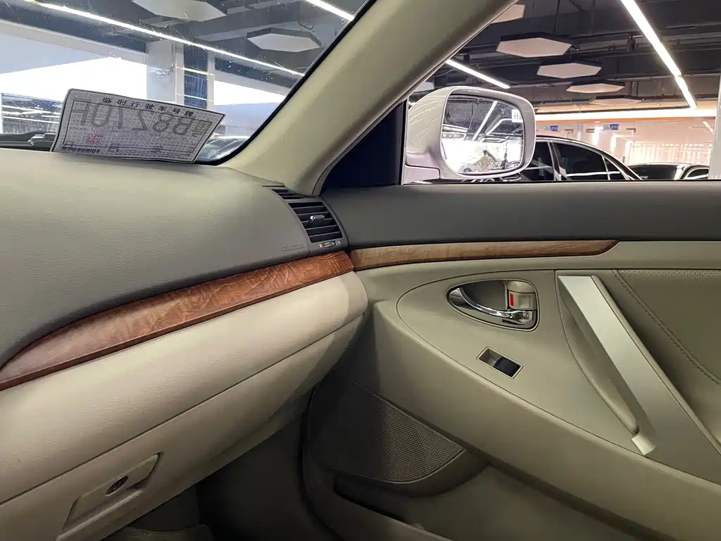Toyota Camry — миниатюра 22