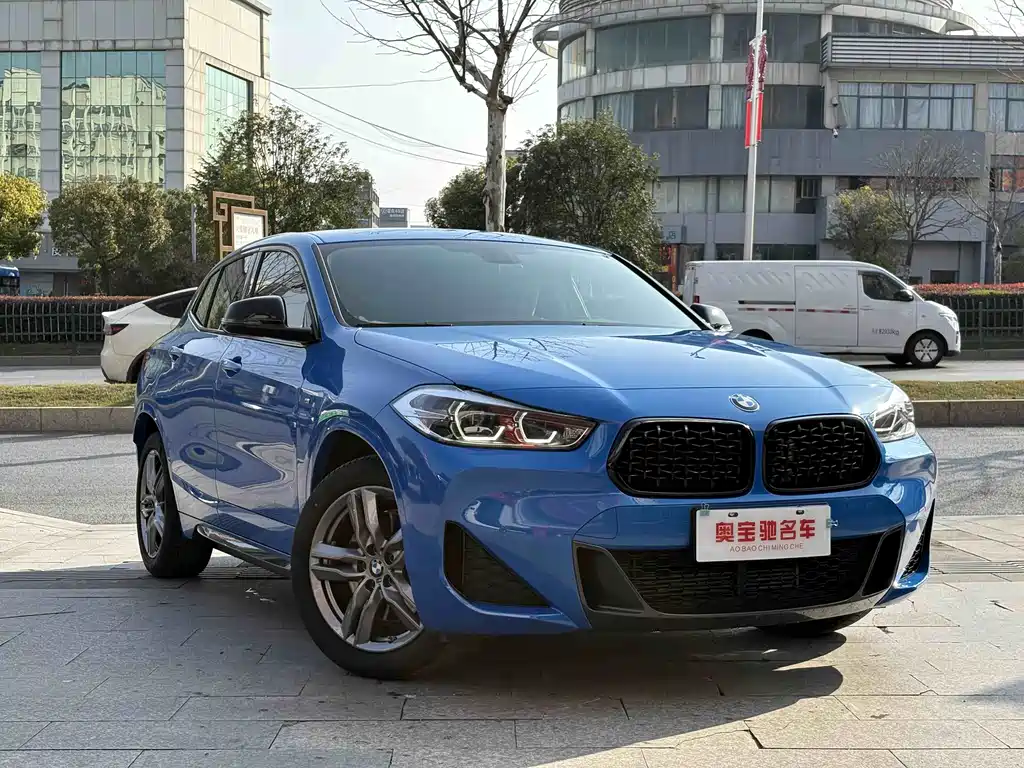 BMW X2