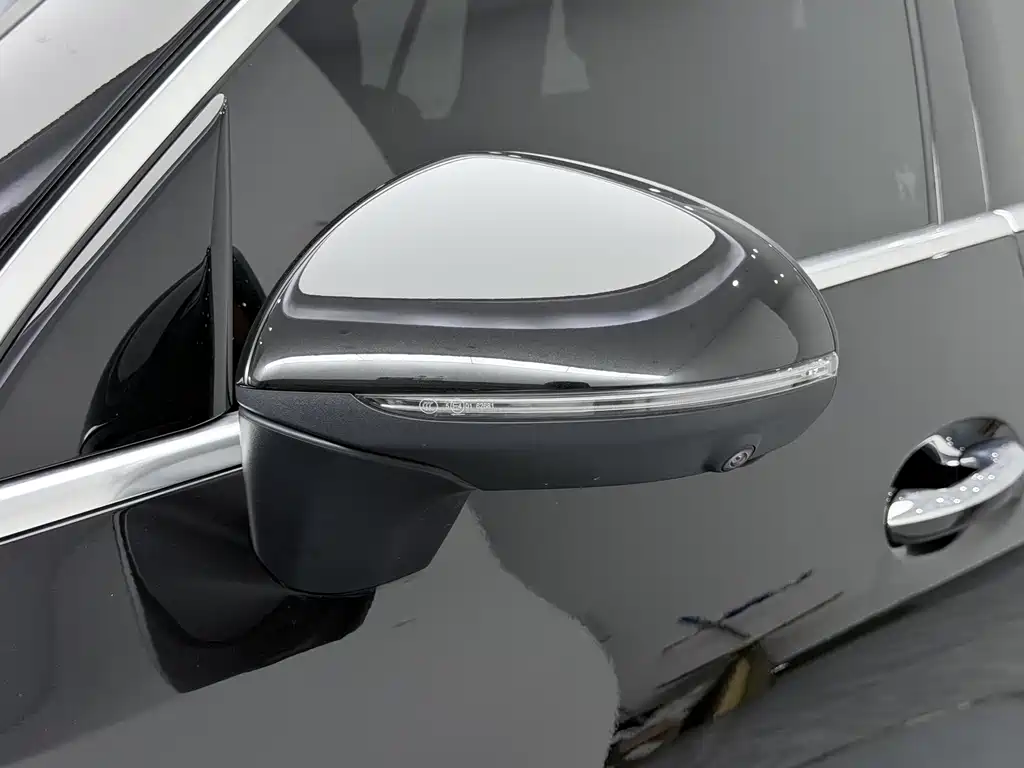 Mercedes-Benz GLC — миниатюра 13