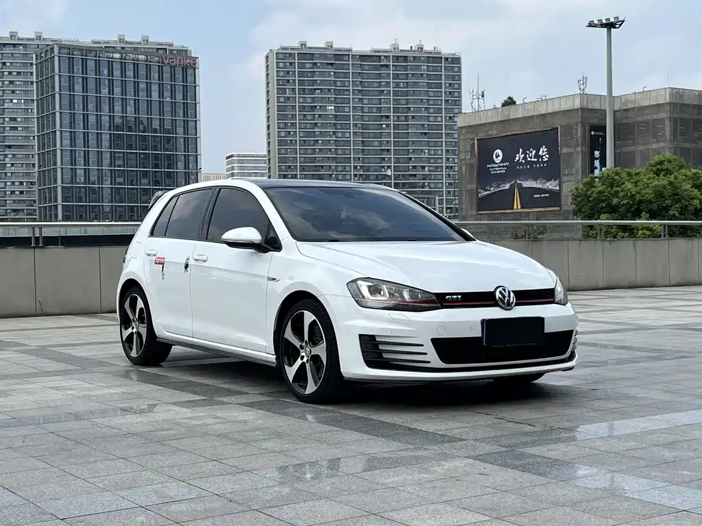 Volkswagen Golf GTI — миниатюра 3