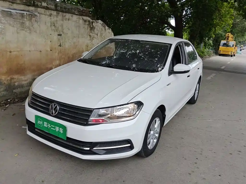 Volkswagen Santana — миниатюра 2