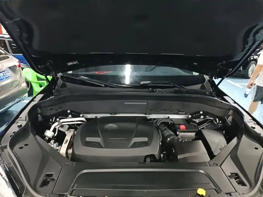 Volvo XC90 — миниатюра 20