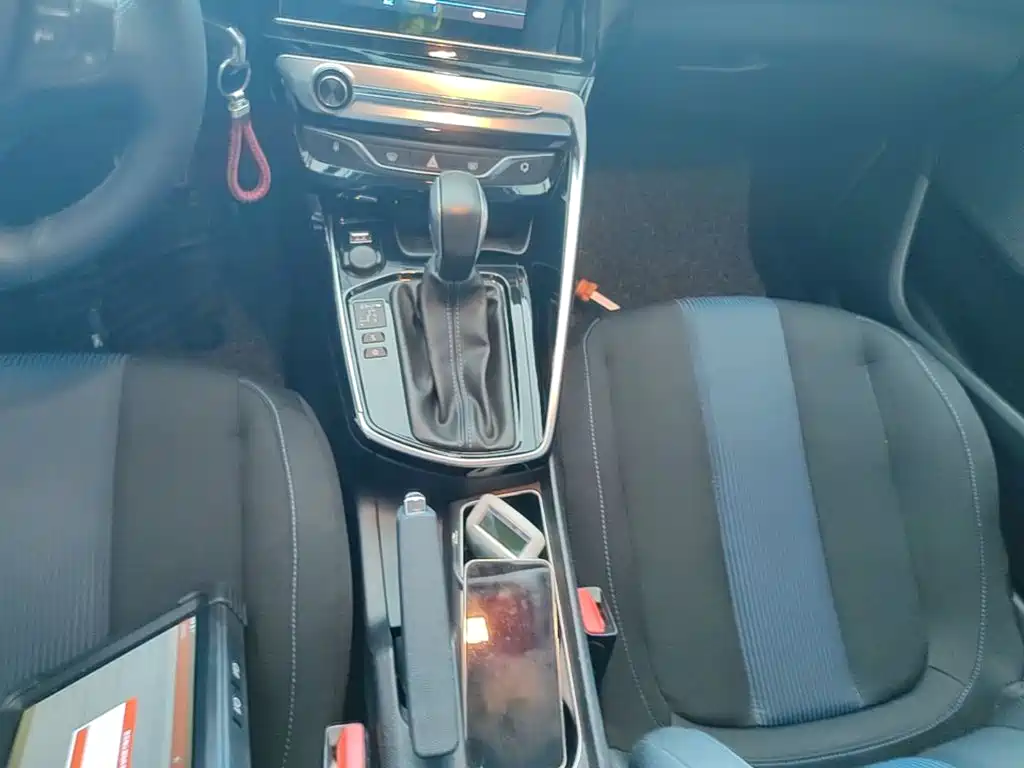 Peugeot 308 — миниатюра 14