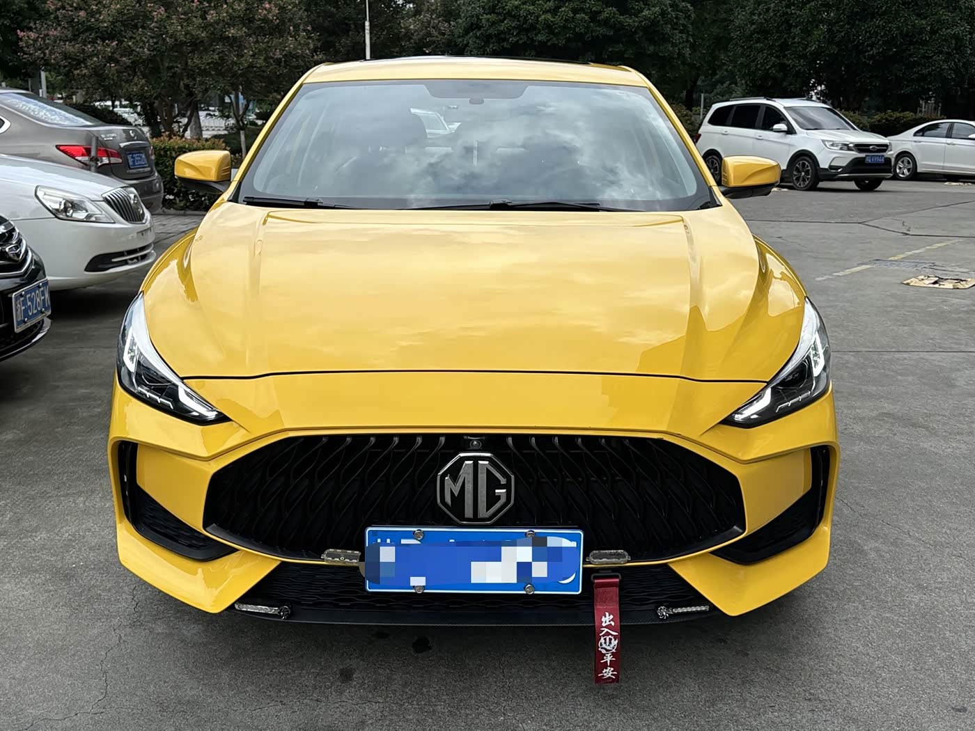 MG MG5 1.5 л 2021 г. желто-оранжевый, пробег 40000 км