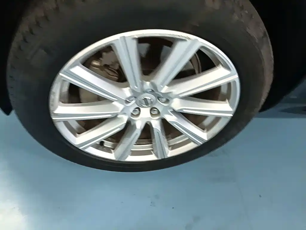 Volvo XC90 — миниатюра 23