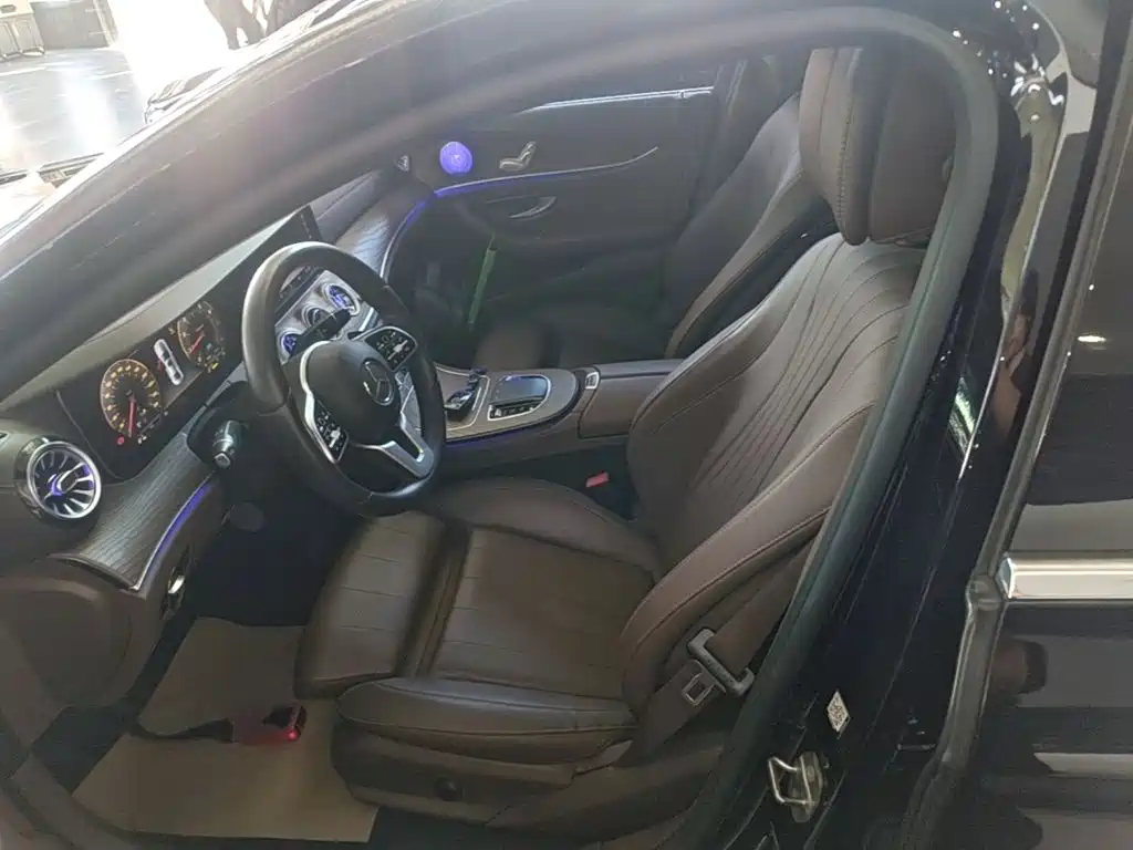 Mercedes-Benz E-Class — миниатюра 15