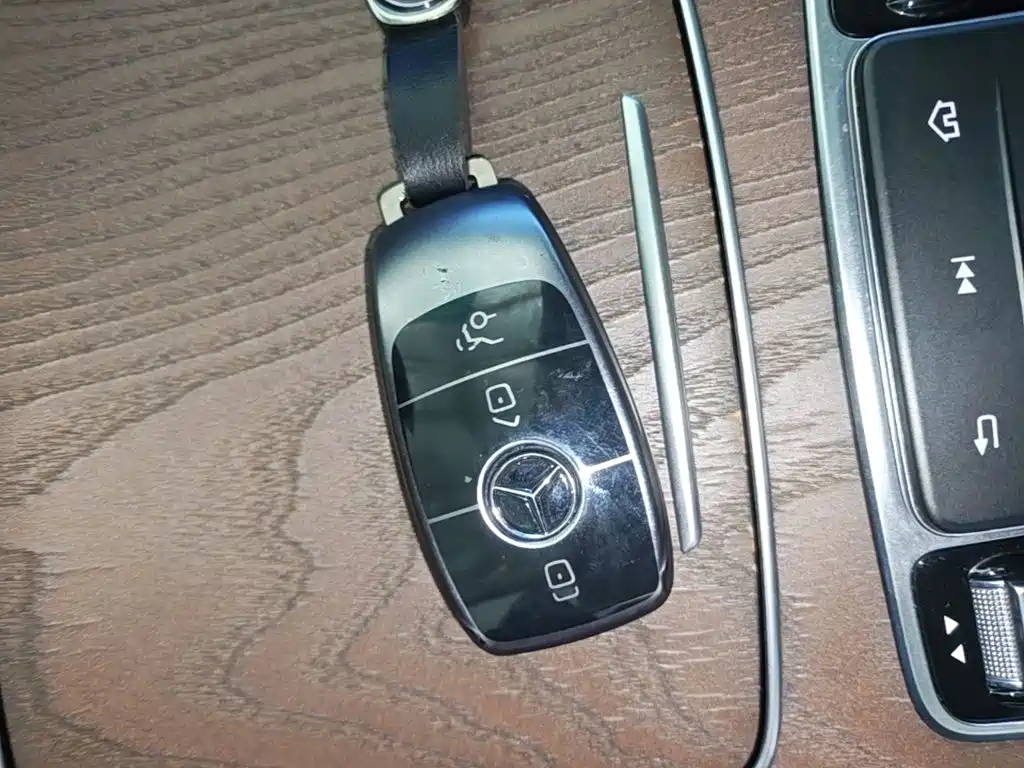 Mercedes-Benz E-Class — миниатюра 9