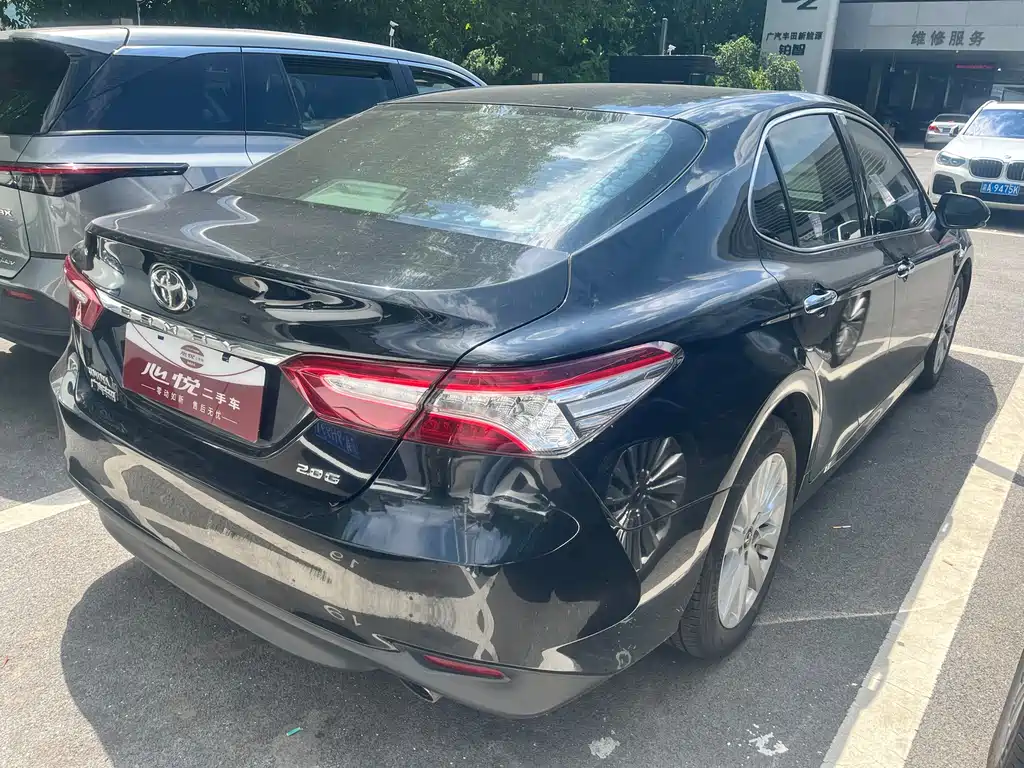 Toyota Camry — миниатюра 10