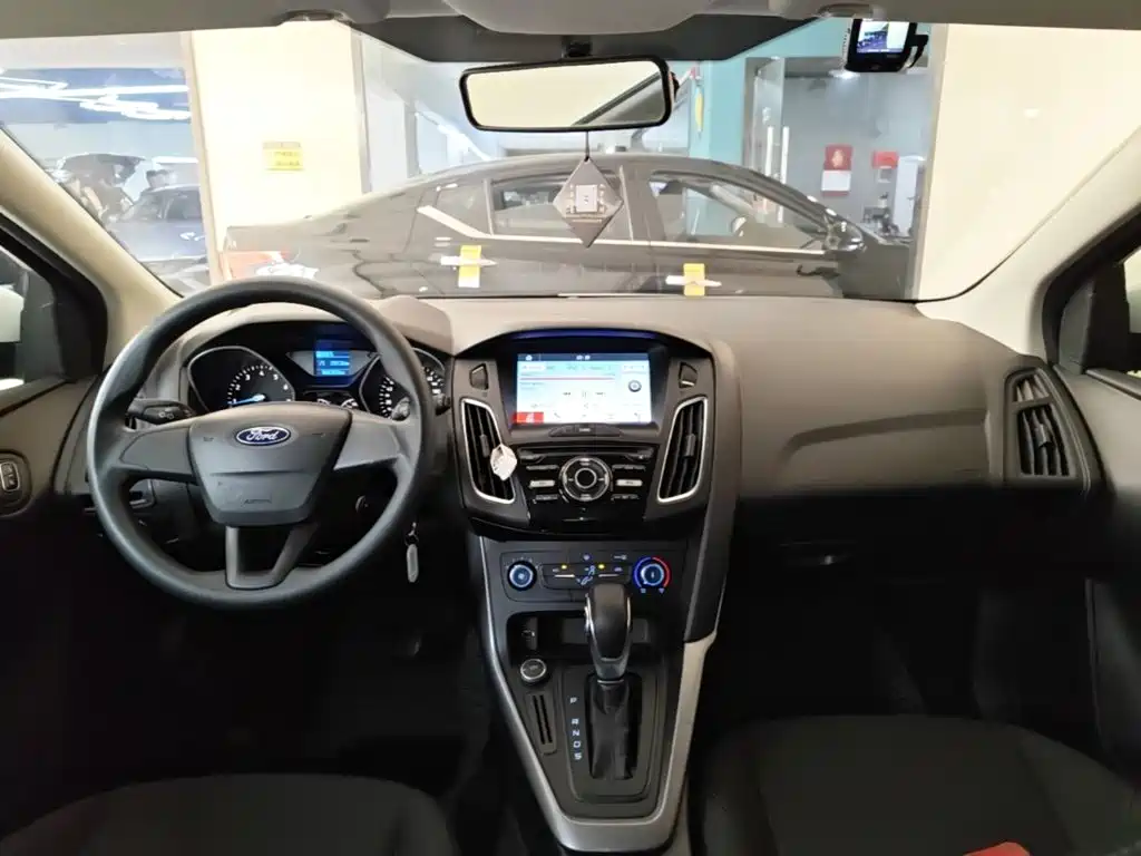 Ford Focus — миниатюра 10