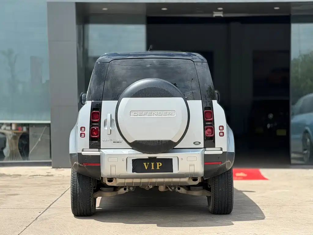 Land Rover Defender — миниатюра 4
