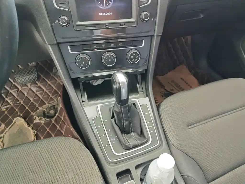 Volkswagen Golf — миниатюра 14